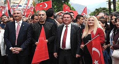 Haluk Levent, Osmangazili gençlerin coşkusuna ortak oldu