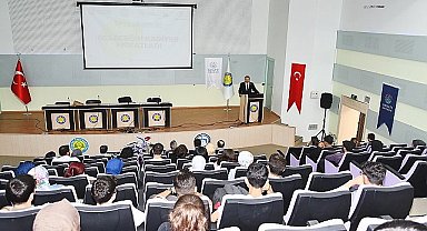 HarranUp Girişimcilik Konferansı: İŞ'te Liderlik ve Geleceğin Kariyer Fırsatları - Motivasyon Semineri Düzenlendi