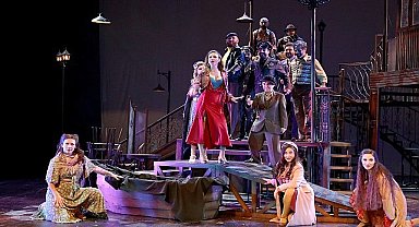 İBB Şehir Tiyatroları'nın, her yaştan seyircisini Harbiye Cemil Topuzlu Açık Hava Sahnesi'nde buluşturacağı Açık Hava Yaz Oyunları biletleri satışa çıkıyor