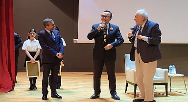 İrfan Değirmenci'nin Moderatörlüğünde Prof. Dr. İlber Ortaylı, LÖSEV'de Tarihe Yolculuk “Cumhuriyetin 100. Yılı Söyleşisi