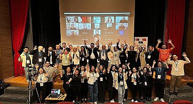 İşaret dili ve çalışmaları alanında uzman isimlerle masaya yatırıldı