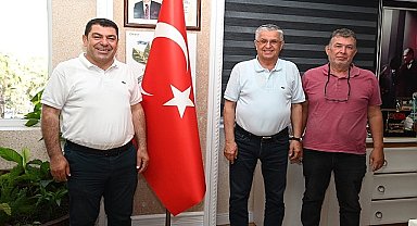 İYİ Parti İlçe Başkanı Hüseyin İnan, Kemer Belediye Başkanı Necati Topaloğlu'na nezaket ziyaretinde bulundu