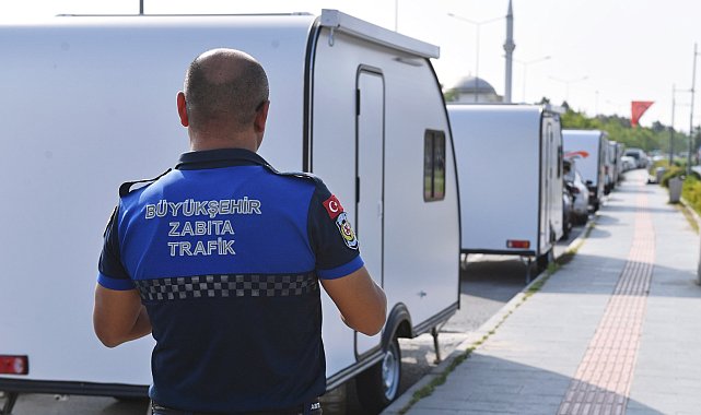 İzmir’de yol kenarına bırakılan karavanlara yönelik çalışma