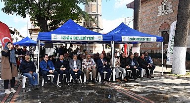 İznikli Gönül Adamı Eşrefoğlu Abdullah Rumi İznik'te ki kabri başında anıldı.