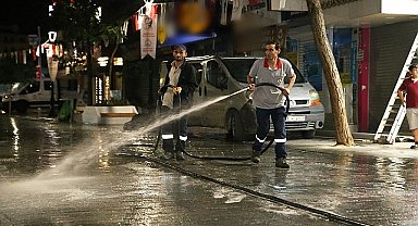 Karşıyaka Çarşısı'nda dip bucak gece temizliği