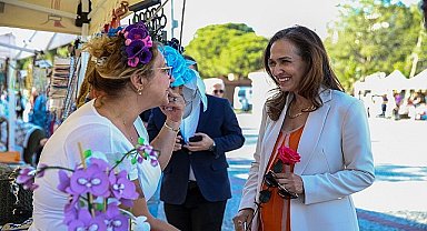 Karşıyaka'da 'Anneler Günü El Emeği Pazarı' açıldı