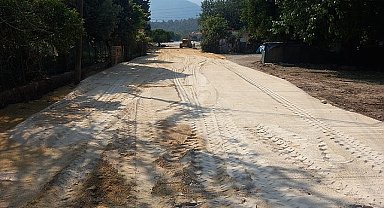 Kemer'de yol ve kaldırım çalışmaları