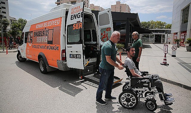 Konak'tan hayatı kolaylaştıran hizmet: Engelsiz Servis