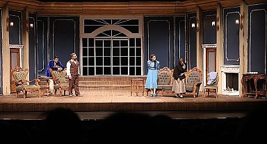 Konya Şehir Tiyatrosu Necip Fazıl'ın Vefatının 41. Yılında “Bir Adam Yaratmak