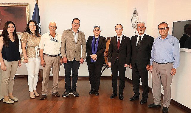 Kuyucak Belediye Başkanı Uğur Doğanca Aydın Büyükşehir Belediye Başkanı Özlem Çerçioğlu'na nezaket ziyaretinde bulundu