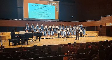 Lüleburgaz Belediyesi Çoksesli Çocuk Korosu'na İzmir'den ödül