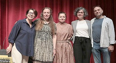 Maria Turri'nin “Tiyatro, kahkaha ve bilinçdışı: Komedi Nasıl Güçlendirir ve Neyi Reddeder?