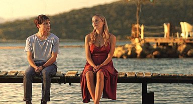 Meryem Uzerli'nin başrolde olduğu “RU