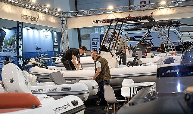 Milyonluk tekneler İzmir'de vitrine çıktı