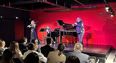 Müzik Enstrümanları Müzesi'nde “Contrasts