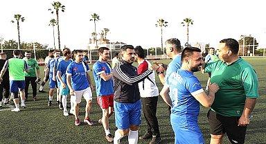 Narlıdere Belediyesi'nin 19 Mayıs Atatürk'ü Anma, Gençlik ve Spor Bayramı etkinlikleri kapsamında düzenlediği Basketbol Dostluk Kupası ödül töreni heyecanı yaşandı