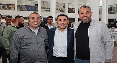 Nevşehir Belediye Başkanı Rasim Arı, Nevşehir Kapalı Pazaryeri'nde esnaflarla birlikte kahvaltı yaptı