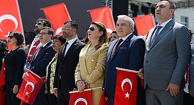 Nilüfer'de 19 Mayıs kutlamaları çelenk töreniyle başladı