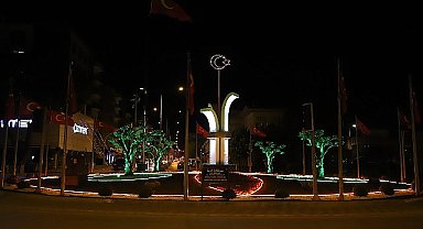 Ödemiş kavşakları renkleniyor