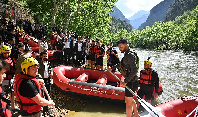 Rafting ve Kano Faaliyetleri Parkuru’nun ilk yarış startı verildi