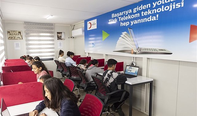 Türk Telekom ve Kızılay’dan deprem bölgesinde sınava girecek öğrencilere destek