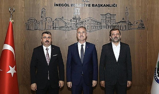 Yıldırım Belediye Başkanı Oktay Yılmaz ile Gürsu Belediye Başkanı Mustafa Işık İnegöl Belediye Başkanı Alper Taban'ı ziyaret etti