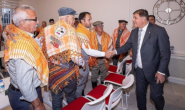 Yörüklerden Başkan Tugay'a renkli ziyaret
