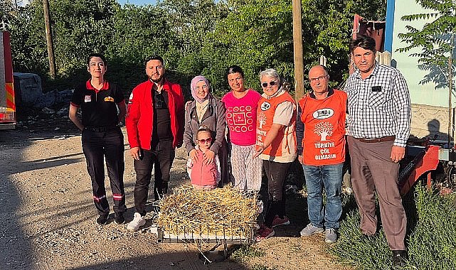 Yuvası yıkılan leyleğe itfaiye ekiplerinin desteği ile yeni yuva