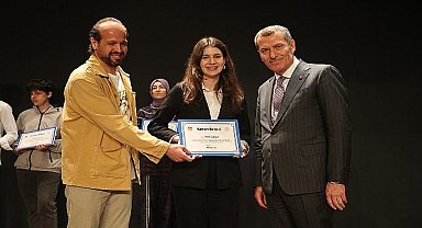 ZEYGEM Atölyelerini Başarıyla Tamamlayan Gençler Sertifikalarını Başkan Arısoy'un Elinden Aldılar