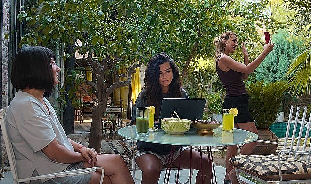 Zeytin Ağacı 2. Sezonuyla Geri Dönüyor: Acı Tatlı Sürprizlerle Dolu Yeni Bölümler 11 Temmuz'da Netflix'te