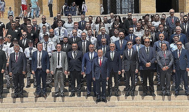 30'uncu yılını kutlayan GÜSOD, 26-30 Haziran Özel Güvenlik Günü ve Haftası'nda Anıtkabir'i ziyaret etti