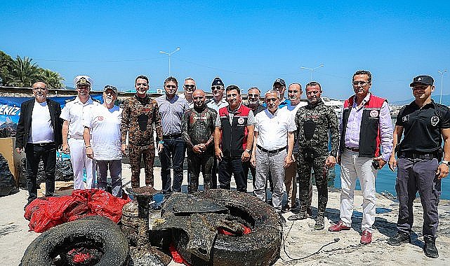 Aliağa'da Deniz Dibi Temizliği Yapıldı