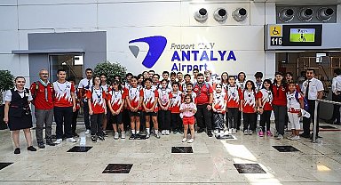 Antalya Büyükşehir izcileri havalimanını gezdi