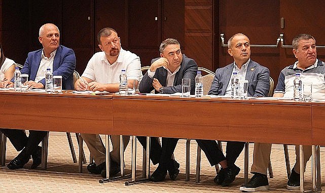 Avcılar'da belediyenin sunduğu hizmetleri daha etkin hale getirmek için Avcılar Belediyesi Meclis Üyeleri Çalıştay'ı yapıldı