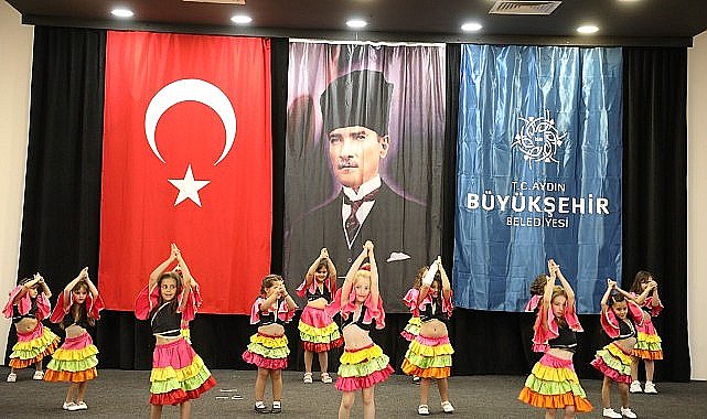 Aydın Büyükşehir Belediyesi çocuk gelişim merkezleri mezunlarını vermeye devam ediyor