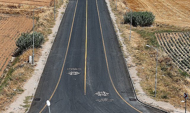 Aydın Büyükşehir Belediyesi, kent genelinde eş zamanlı olarak sürdürülen yol yapım çalışmalarına devam ediyor