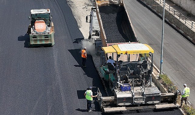 Aydın Büyükşehir Belediyesi, kent genelinde vatandaşlar için daha güvenli ve konforlu yollar oluşturmaya devam ediyor