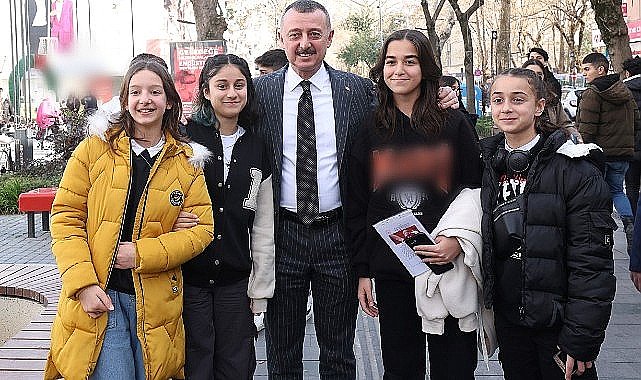 Başkan Büyükakın'dan öğrencilere karne mesajı; Devler gibi eserler bırakmak için karınca gibi çalışalım