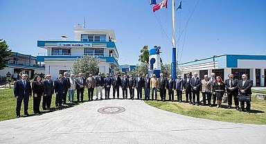 Başkan Tugay, şirket yöneticileri ile bir araya geldi