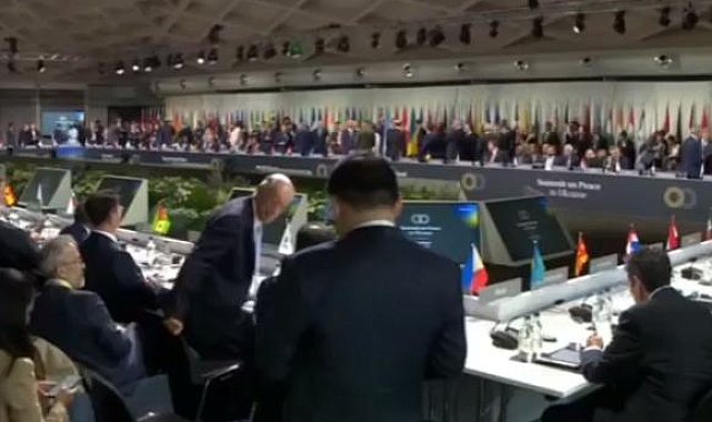 Batılı liderler Rusya üzerinde baskı kurmaya çalışırken barış zirvesi ikinci gününe girdi