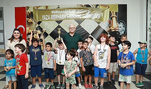 Burhaniye “Yaza Merhaba Satranç Turnuvası