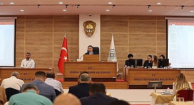 Büyükşehir Belediye Meclisi'nde Başkan Aras'tan Öğrencilere Müjde