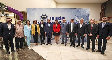 Çankaya Belediye Başkanı Hüseyin Can Güner, 10 Ekim Barış Derneği'nin düzenlediği dayanışma yemeğine ev sahipliği yaptı