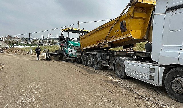 Çayırova Millet Bahçesi'nin çevre yolları asfaltlanıyor