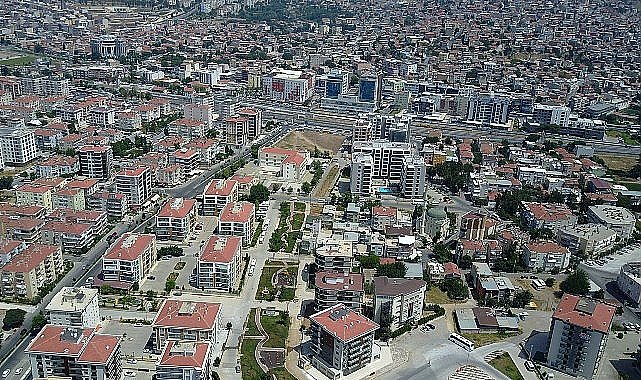 Çiğli'de Temizlik Çalışmaları Artarak Devam Ediyor