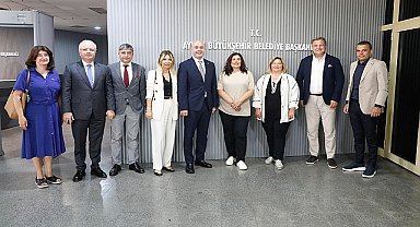 Ege Sanayicileri ve İşinsanları Derneği'nden Özlem Çerçioğlu'na nezaket ziyaretinde bulundu