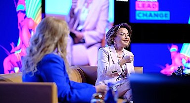 Emine Sabancı Kamışlı'ya Üstün Başarı Ödülü