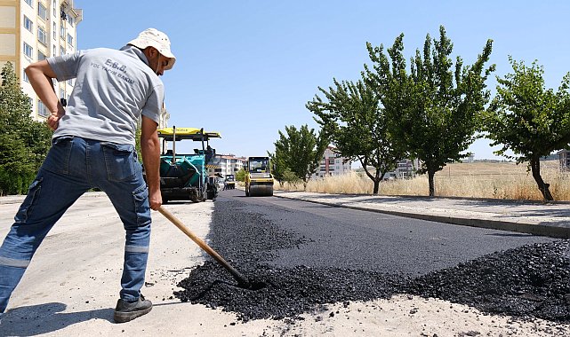 Eskişehir'de yol çalışmaları sürdürülüyor