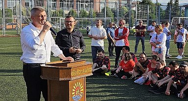 Gölcük Belediyesi´nin katkıları ile bu yıl 5.'si düzenlenen Köyler Arası Futbol Turnuvası'nda çekişmeli maçlar; Siretiye ve Sarısu arasında oynan maç ile başladı