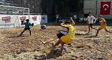 Gölcük'te Kum Futbolu Heyecanı İçin Kayıtlar Başladı